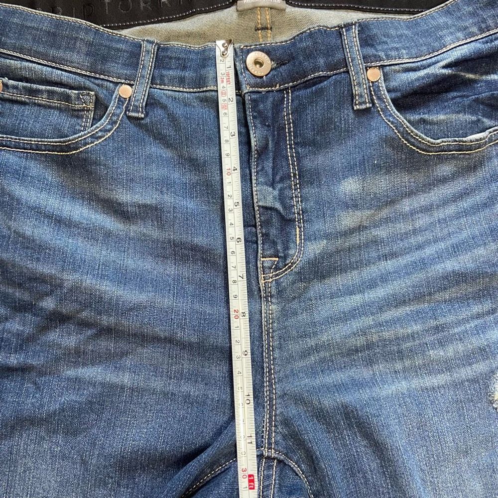 EUC✨ TORRID women’s 14R Sky High Skinny Distressed Premium Stretch Jeans - Picture 8 of 8